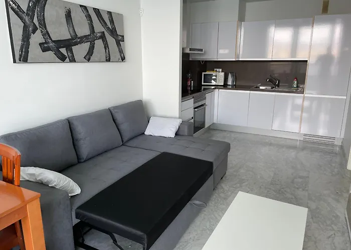 アパート Benivistas ベニドルム